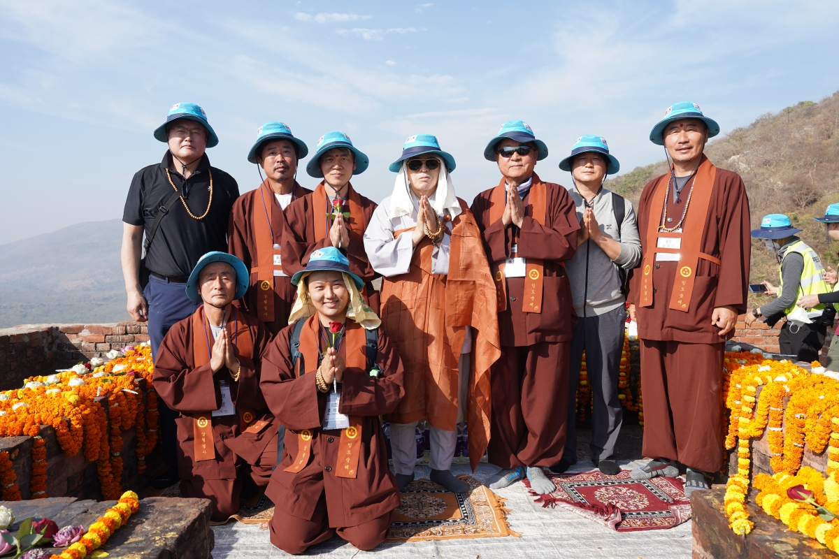 [인도순례] 20230225_순례 및 영축산 (14)